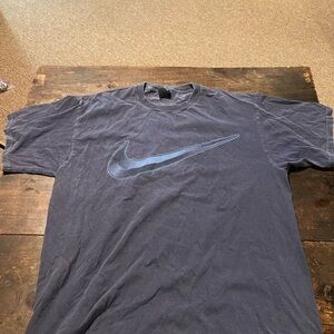 Vintage Nike Men's Navy Blue T-Shirt